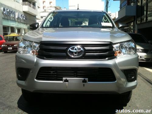 Toyota Hilux 4X2 CAB DOBLE 2.4 DX