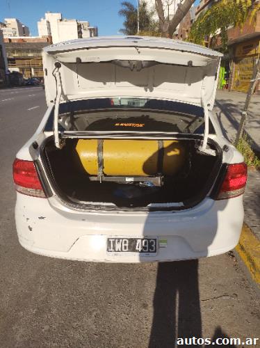 Volkswagen Voyage 1.6 con GNC