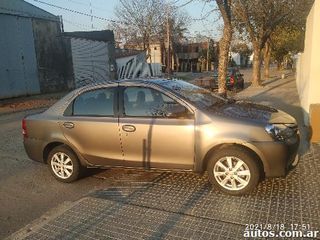 Toyota Etios Sedán 1.5 sedan 4 puertas