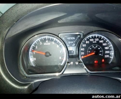 Nissan Versa 1.6 advance at