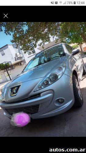 Peugeot 207 Compact Sedán 1.4