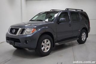 Nissan Pathfinder SE