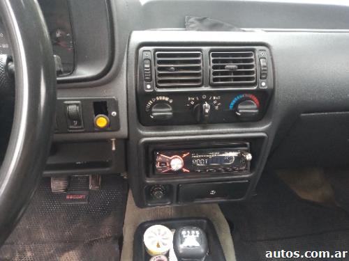 Ford Escort 1.6 LX 5 puertas AC