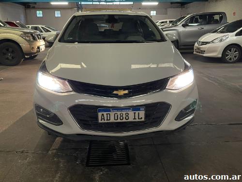 Chevrolet Cruze 5 1.4 turbo. Nafta.