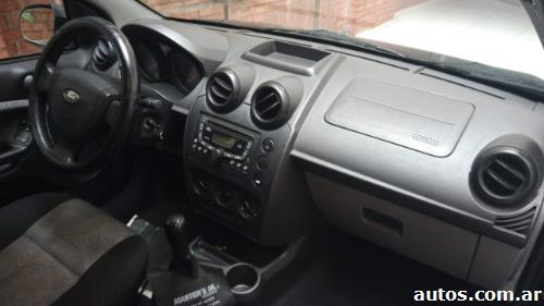 Ford Fiesta Max Ambiente Plus MP3