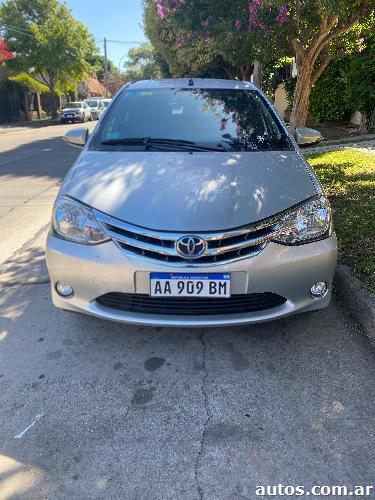 Toyota Etios Hatchback 1.5 automatico