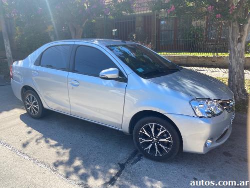 Toyota Etios Hatchback 1.5 automatico