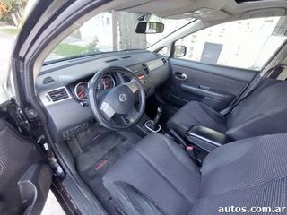 Nissan Tiida 1.8 ACENTA 5P