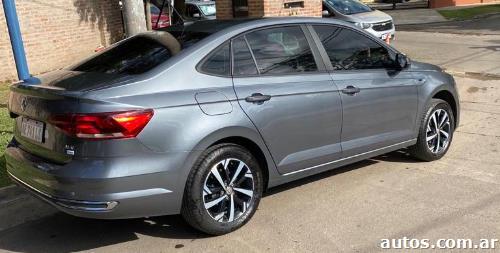 Volkswagen Sedan highline AT