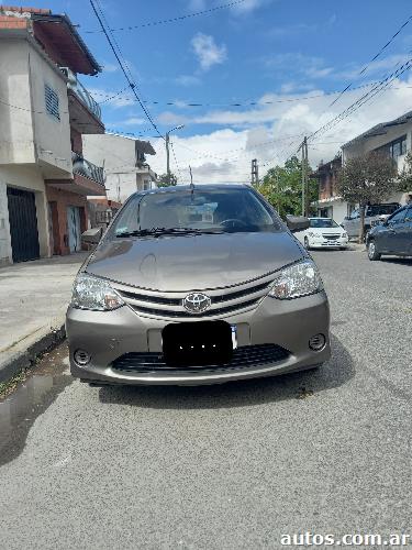 Toyota Etios Sedán 1.5 xs