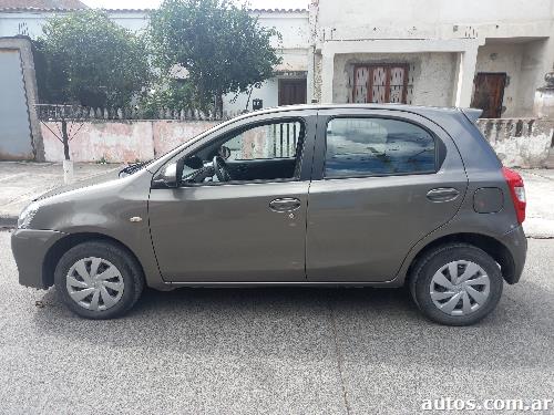 Toyota Etios Sedán 1.5 xs