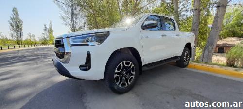 Toyota Hilux 2.8 204cv 4x4 at