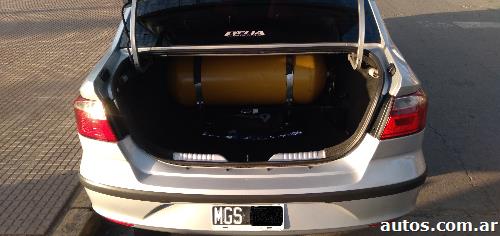 Volkswagen Voyage 1.6 Confortline