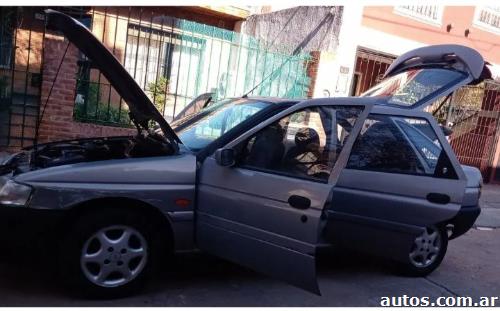 Ford Escort 1.8 nafta