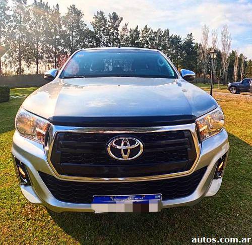 Toyota Hilux 2.8 Cd Srv 177cv 4x4