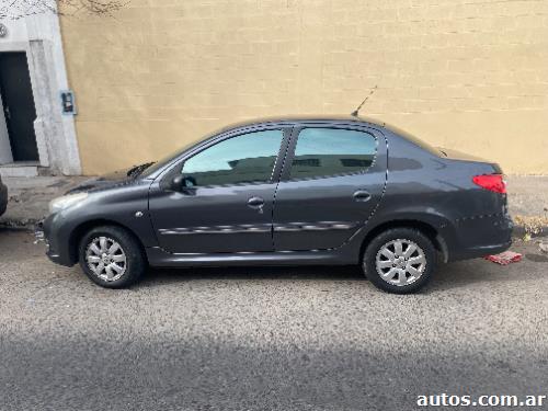 Peugeot 207 Compact Sedán 1.4 Nafta