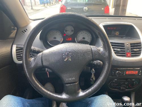 Peugeot 207 Compact Sedán 1.4 Nafta