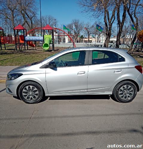 Chevrolet Onix Joy Black 1.4