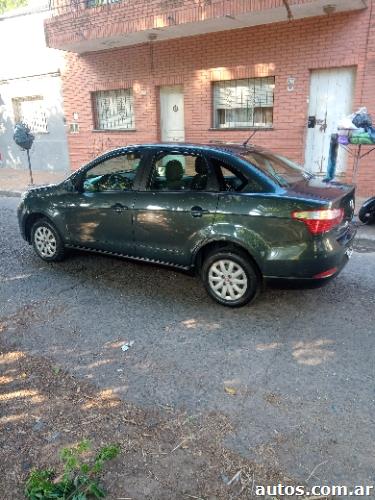 Fiat Grand Siena ATTRACTIVE 1.4 8v