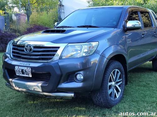 Toyota Hilux 3.0 Cd Srv Cuero 4x4