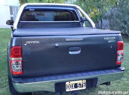 Toyota Hilux 3.0 Cd Srv Cuero 4x4