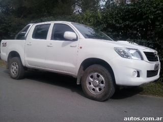 Toyota Hilux 2.5 dx pack 4x4 d/c