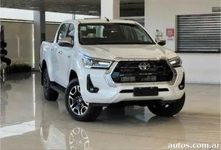 Toyota Hilux SRX 4X4 AT