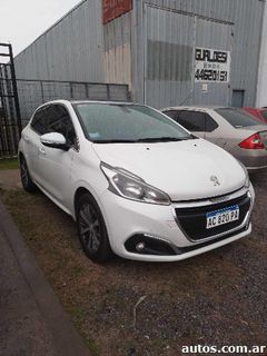 Peugeot 208 feline 1.6