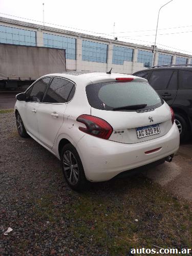 Peugeot 208 feline 1.6