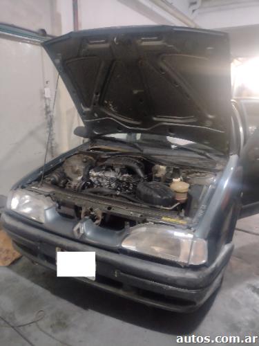 Renault rti 4 puertas
