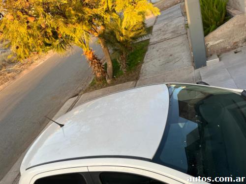 Volkswagen Gol 1.6 5 puertas pack 2