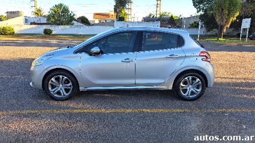 Peugeot 208 1.6 feline pack cuir