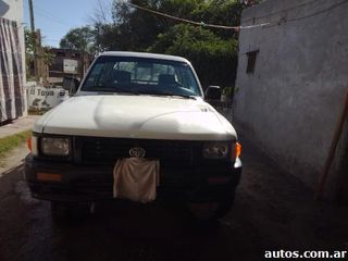 Toyota  HILUX 2.5  4X4