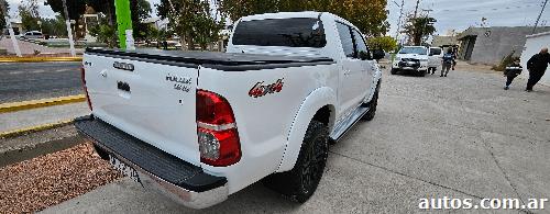 Toyota Hilux Srv 3.0 4x4 automáti