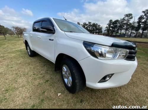 Toyota Hilux 2.8 turbo diésel 4x4