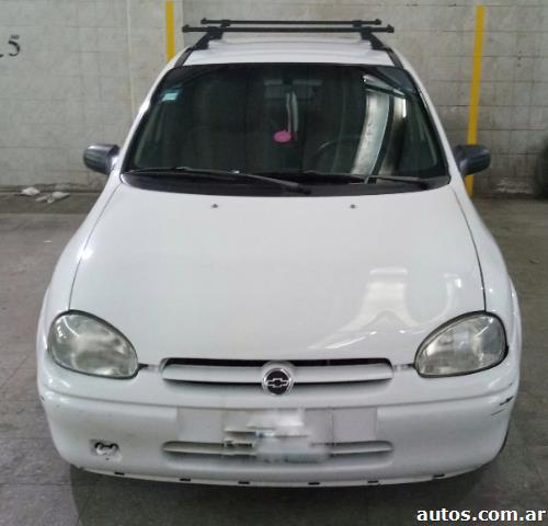 Chevrolet Corsa Classic 1.6 Sedán 8V