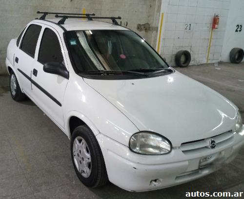 Chevrolet Corsa Classic 1.6 Sedán 8V