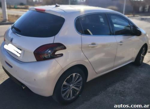 Peugeot 208 FELINE 1.6